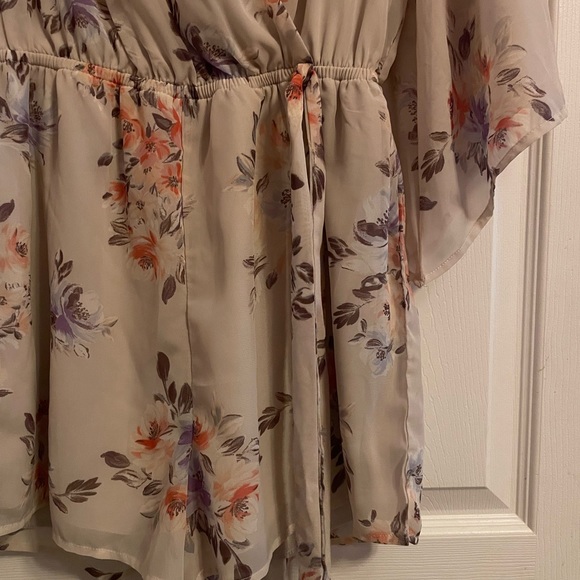 Charlotte Russe Floral Short Women’s Romper | Women’s size small | - Picture 6 of 7